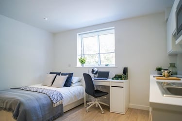 1 bed studio, Orme Road, Cross Heath, Newcastle under Lyme, ST52FB - Image 1